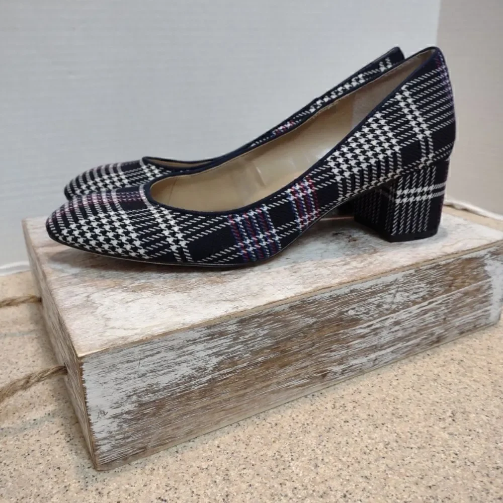 👍 Ann Taylor Fabric Plaid Heels Size 7.5 Low heel. A7